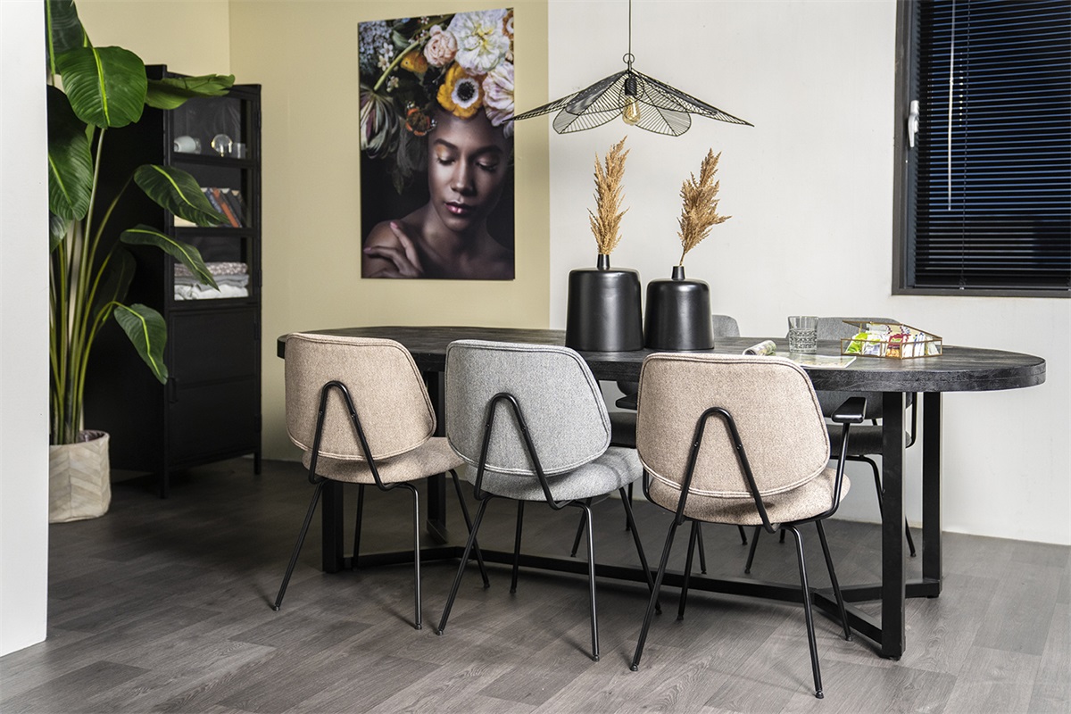 drie eetkamerstoelen