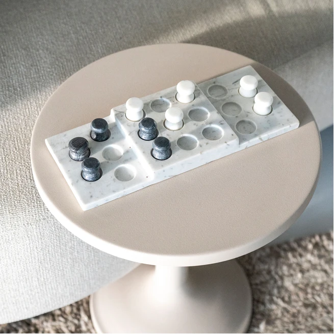 Ornament Tic Tac Toe Marmer